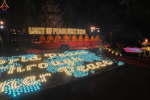 ภาพ No.156520:วัดพุทธบาหลีและวัดพระธรรมกาย จัดปฏิบัติธรรมนานาชาติ 1,151 คนจาก 78 ประเทศ ใน "วันสันติภาพสากล" ณ บาหลี อินโดนีเซีย วันเสาร์ที่ 21 กันยายน พ.ศ. 2567 เวลา 16.00-21.00 น. ณ พิพิธภัณฑ์ ARMA เมืองอูบุด จังหวัดบาหลี ประเทศอินโดนีเซีย