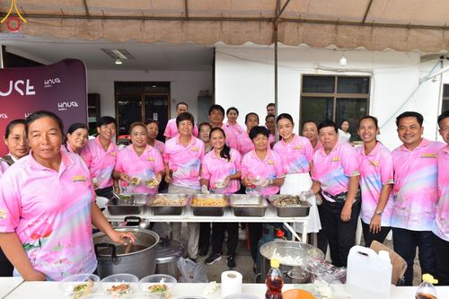 ภาพ No.150941:พิธีเจริญพระพุทธมนต์ และทำบุญตักบาตรแด่คณะสงฆ์ จำนวน 121 รูป เนื่องในโอกาสฉลองครบรอบ 120 ปี อำเภอคลองหลวง จังหวัดปทุมธานี เพื่อถวายเป็นพุทธบูชา ช่วยเหลือผู้ประสบความเดือดร้อนจากอุทกภัย และคณะสงฆ์ 323 วัด 4 จังหวัดชายแดนภาคใต้ วันเสาร์ที่ 31 สิงหาคม พ.ศ. 