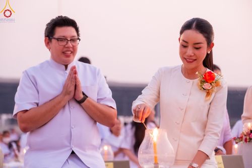 ภาพ No.122114:พิธีจุดประทีปถวายเป็นพุทธบูชา และบูชาธรรมมหาปูชนียาจารย์ พระมงคลเทพมุนี(สด จนฺทสโร) ในโครงการธรรมยาตรา กตัญญูบูชา มหาปูชนียาจารย์ พระมงคลเทพมุนี(สด จนฺทสโร) พระผู้ปราบมาร อนุสรณ์สถาน 7 แห่ง ปีที่ 12 วันที่ 31 มกราคม พ.ศ. 2567 ณ วัดพระธรรมกาย จ.ปทุมธานี