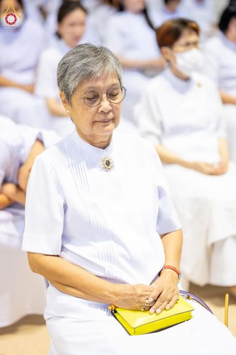 ภาพ No.139205:พิธีตักบาตร , พิธีบูชาข้าวพระ ณ ห้องแก้วสารพัด 1 สภาธรรมกายสากล วัดพระธรรมกาย วันอาทิตย์ต้นเดือนที่ 2 มิถุนายน พ.ศ. 2567