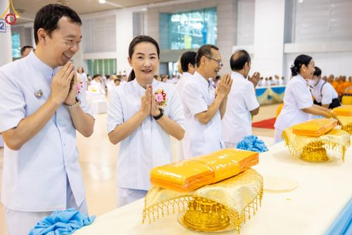 ภาพ No.154639:พิธีทอดผ้าป่าสมทบกฐินวัดพระธรรมกาย และสมทบกฐิน 30,000 วัดทั่วไทย ครั้งที่ 2 ณ สภาธรรมกายสากล วัดพระธรรมกาย วันอังคารที่ 17 กันยายน พ.ศ. 2567