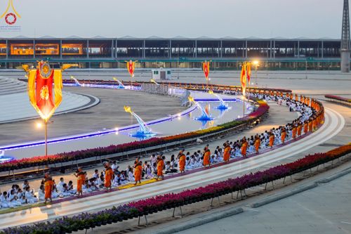 ภาพ No.120453:พิธีต้อนรับพระธรรมยาตรา ในโครงการธรรมยาตรา กตัญญูบูชา มหาปูชนียาจารย์ พระมงคลเทพมุนี(สด จนฺทสโร) พระผู้ปราบมาร อนุสรณ์สถาน 7 แห่ง ปีที่ 12 วันที่ 28 มกราคม พ.ศ. 2567 ณ วัดพระธรรมกาย จ.ปทุมธานี (ชุดที่ 2)