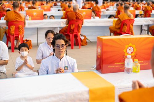 ภาพ No.324042:วันที่ 22 เมษายน พ.ศ.2569 (วันคุ้มครองโลก) พิธีถวายมหาสังฆทาน 40,000 กว่าวัดทั่วประเทศ ณ ลานธรรม พระมหาธรรมกายเจดีย์ วัดพระธรรมกาย