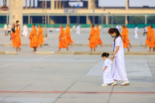 ภาพ No.75204:พิธีจุดประทีปถวายเป็นพุทธบูชา และบูชาธรรมมหาปูชนียาจารย์ ในโครงการธรรมยาตรากตัญญูบูชา มหาปูชนียาจารย์ พระมงคลเทพมุนี(สด จนฺทสโร) พระผู้ปราบมาร ปีที่ 11 ณ อนุสรณ์สถานลำดับที่ 7 สถานที่ขยายวิชชาธรรมกาย วัดพระธรรมกาย จ.ปทุมธานี วันที่ 31 มกราคม พ.ศ. 2566