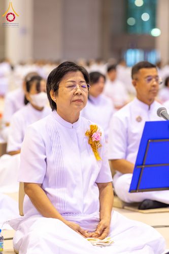 ภาพ No.325644:วันที่ 26 เมษายน พ.ศ.2569 กิจกรรมงานบุญวันอาทิตย์ สาธุชนปฏิบัติธรรมร่วมกัน ณ ห้องแก้วสารพัด 1 วัดพระธรรมกาย ปทุมธานี