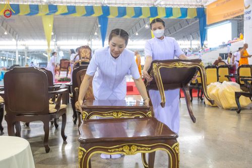 ภาพ No.59824:V.39 ทุ่มสุดใจ ธรรมชัย 80 ปี การเตรียมงาน การปฏิบัติงาน ของเจ้าหน้าที่หน่วยงานต่างๆ เพื่อพิธีฉลองอายุวัฒนมงคล 80 ปี หลวงพ่อธัมมชโย และรับถวายมหาสังฆทาน 10,000 กว่าวัดทั่วประเทศ ในวันคุ้มครองโลก จันทร์ที่ 22 เมษายน พ.ศ. 2567