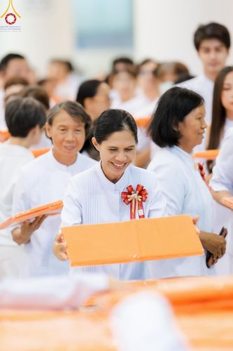 ภาพ No.160308:พิธีทอดผ้าป่าสมทบกฐินวัดพระธรรมกาย และสมทบกฐิน 30,000 วัดทั่วไทย ครั้งที่ 3 ณ สภาธรรมกายสากล วัดพระธรรมกาย วันพฤหัสบดีที่ 10 ตุลาคม พ.ศ. 2567