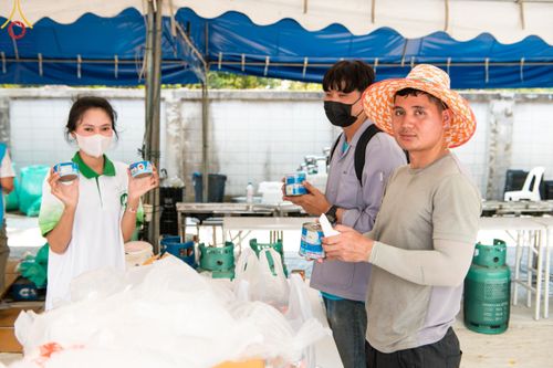 ภาพ No.117137:V.16 เป็นทีม การเตรียมงาน เก็บงาน การรับบุญของเจ้าหน้าที่หน่วยงานต่างๆ เพื่อโครงการธรรมยาตรา กตัญญูบูชามหาปูชนียาจารย์ พระมงคลเทพมุนี (สด จนฺทสโร) พระผู้ปราบมาร อนุสรณ์สถาน 7 แห่ง ปีที่ 12 ระหว่างวันที่ 2 - 31 มกราคม พ.ศ. 2567