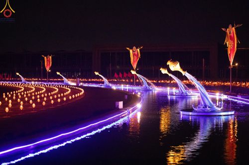 ภาพ No.124941:พิธีเวียนประทักษิณและจุดมาฆประทีป ในวันมาฆบูชา เสาร์ที่ 24 กุมภาพันธ์ พ.ศ. 2567 ณ พระมหาธรรมกายเจดีย์ วัดพระธรรมกาย