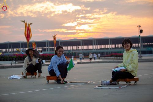 ภาพ No.121032:V.20 เป็นปลื้ม การเตรียมงาน เก็บงาน การรับบุญของเจ้าหน้าที่หน่วยงานต่างๆ เพื่อโครงการธรรมยาตรา กตัญญูบูชา มหาปูชนียาจารย์ พระมงคลเทพมุนี (สด จนฺทสโร) พระผู้ปราบมาร อนุสรณ์สถาน 7 แห่ง ปีที่ 12 ระหว่างวันที่ 2 - 31 มกราคม พ.ศ.2567