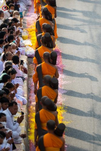 ภาพ No.120200:พิธีต้อนรับพระธรรมยาตรา ในโครงการธรรมยาตรา กตัญญูบูชา มหาปูชนียาจารย์ พระมงคลเทพมุนี(สด จนฺทสโร) พระผู้ปราบมาร อนุสรณ์สถาน 7 แห่ง ปีที่ 12 วันที่ 28 มกราคม พ.ศ. 2567 ณ วัดพระธรรมกาย จ.ปทุมธานี