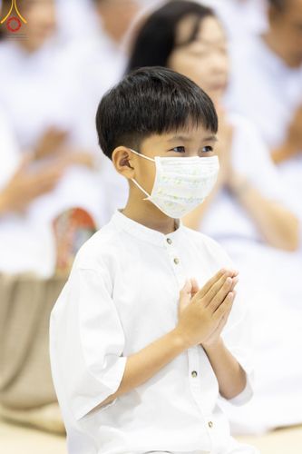 ภาพ No.139250:พิธีตักบาตร , พิธีบูชาข้าวพระ ณ ห้องแก้วสารพัด 1 สภาธรรมกายสากล วัดพระธรรมกาย วันอาทิตย์ต้นเดือนที่ 2 มิถุนายน พ.ศ. 2567