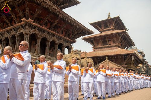 ภาพ No.129896:พิธีตัดปอยผมและแห่นาคธรรมทายาท ในโครงการบรรพชา 1,250 รูป ณ แดนประสูติ สวนลุมพินี ประเทศเนปาล วันที่ 2 มีนาคม พ.ศ. 2567
