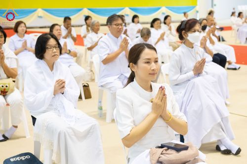 ภาพ No.284936:วันอาทิตย์ที่ 14 ธันวาคม พ.ศ.2568  พิธีปฏิบัติธรรม พิธีถวายภัตตาหารเป็นสังฆทาน พิธีมอบต้นสมบัติจักรพรรดิ ถวายแด่เจ้าอาวาสและประธานสงฆ์ 236 ศูนย์ส่งเสริมศีลธรรมทั่วโลก ณ สภาธรรมกายสากล วัดพระธรรมกาย