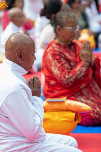 ภาพ No.77625:พิธีตัดปอยผมและปลงผมนาคธรรมทายาท ในโครงการบรรพชาสามเณรหมู่ ประเทศเนปาล วันที่ 11 มีนาคม พ.ศ.2566