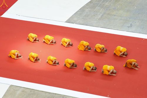 ภาพ No.85217:พิธีมุทิตาสักการะพระภิกษุ ผู้สอบได้เปรียญธรรม ๙ ประโยคระดับโลก, พิธีมอบโล่เกียรติยศและทุนการศึกษา สำนักเรียนบาลีดีเด่นทั่วประเทศ ในวันสมาธิโลก อาทิตย์ที่ 6 สิงหาคม พ.ศ. 2566 ณ สภาธรรมกายสากล วัดพระธรรมกาย