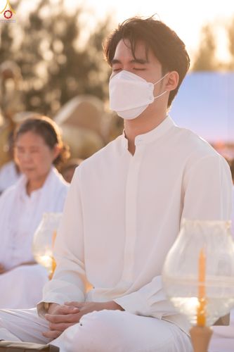 ภาพ No.302004:วันที่ 23 มกราคม พ.ศ. 2569 พิธีจุดประทีปธรรมถวายเป็นพุทธบูชา และบูชาธรรมมหาปูชนียาจารย์  ณ อนุสรณ์สถานลำดับที่ 5 สถานที่เผยแผ่วิชชาธรรมกายครั้งแรก อนุสรณ์สถานบางปลา วัดบางปลา อำเภอบางเลน จังหวัดนครปฐม ในโครงการธรรมยาตรา กตัญญูบูชา มหาปูชนียาจารย์ พระมงคล