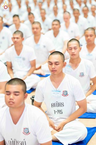ภาพ No.341511:วันที่ 26 กรกฎาคม พ.ศ. 2569 โครงการพัฒนาคุณธรรม จริยธรรม สำหรับนักเรียนนายสิบตำรวจ (นสต.) รุ่นที่ 17 ศูนย์ฝึกอบรมตำรวจภูธรภาค 1 ได้จัดกิจกรรม  จุดเทียนรวมใจและปฏิบัติธรรมเจริญสมาธิภาวนา เพื่อน้อมอุทิศถวายเป็นพระราชกุศลฯ ณ ศูนย์ปฏิบัติธรรมเวิล์ดพีช วัลเล่
