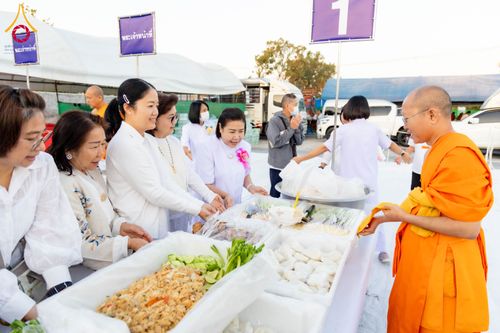 ภาพ No.289949:วันที่ 8 มกราคม พ.ศ. 2569 พิธีถวายภัตตาหารเป็นสังฆทาน แด่พระธรรมยาตรา ณ อนุสรณ์สถานคลองบางนางแท่น อ.สามพราน จ.นครปฐม ในโครงการธรรมยาตรา กตัญญูบูชา มหาปูชนียาจารย์ พระมงคลเทพมุนี(สด จนฺทสโร) พระผู้ปราบมาร อนุสรณ์สถาน 7 แห่ง ปีที่ 14