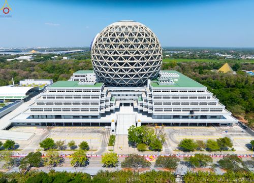 ภาพ No.304605:วันที่ 25 มกราคม พ.ศ. 2569 พิธีต้อนรับพระธรรมยาตรา (ภาพชุดที่ 2) รร.สามัคคีราษฏร์บำรุง-วัดพระธรรมกาย ในโครงการธรรมยาตรา กตัญญูบูชา มหาปูชนียาจารย์ พระมงคลเทพมุนี(สด จนฺทสโร) พระผู้ปราบมาร อนุสรณ์สถาน 7 แห่ง ปีที่ 14