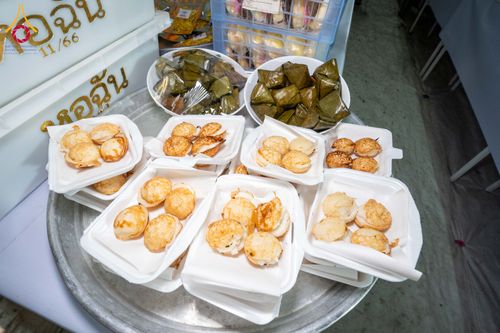 ภาพ No.296714:วันที่ 18 มกราคม พ.ศ. 2569 พิธีถวายภัตตาหารเป็นสังฆทาน แด่พระธรรมยาตรา ณ วัดโบสถ์บน ต.บางคูเวียง จ.นนทบุรี อนุสรณ์สถานลำดับที่ 4 สถานที่เกิดด้วยกายธรรม ในโครงการธรรมยาตรา กตัญญูบูชา มหาปูชนียาจารย์ พระมงคลเทพมุนี(สด จนฺทสโร) พระผู้ปราบมาร อนุสรณ์สถาน 7 แ