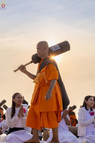 ภาพ No.299588:วันที่ 18 มกราคม พ.ศ. 2569 พิธีต้อนรับพระธรรมยาตรา (ภาพชุดที่ 2) ณ อนุสรณ์สถานลำดับที่ 5  สถานที่เผยแผ่วิชชาธรรมกายครั้งแรก อนุสรณ์สถานบางปลา วัดบางปลา อำเภอบางเลน จังหวัดนครปฐม ในโครงการธรรมยาตรา กตัญญูบูชา มหาปูชนียาจารย์ พระมงคลเทพมุนี(สด จนฺทสโร) พระ