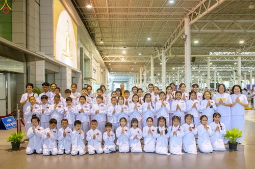 ภาพ No.327864:วันที่ 3 พฤษภาคม พ.ศ.2569 พิธีรับมอบพระบรมสารีริกธาตุ จากสาธารณรัฐแห่งสหภาพเมียนมา ณ ห้องแก้วสารพัดนึก วัดพระธรรมกาย