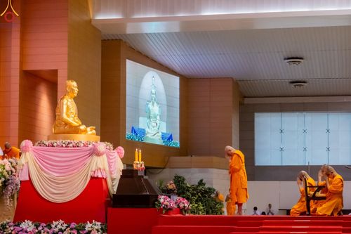 ภาพ No.88897:พิธีบูชาครูผู้ค้นพบวิชชาธรรมกาย วันศุกร์ที่ 29 กันยายน พ.ศ. 2566 วันเพ็ญขึ้น 15 ค่ำ เดือน 10 ณ วัดพระธรรมกาย