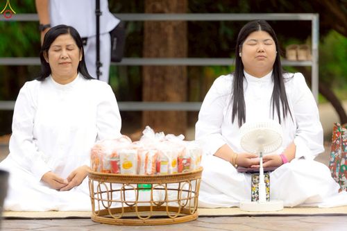 ภาพ No.234205:พิธีมุทิตาสักการะ "พระสิริรัตนเมธี" เจ้าคณะจังหวัดเลย ,พิธีถวายไทยธรรม ๙ วัด และพิธีทอดผ้าป่าเพื่อสร้างทุกสิ่ง  ในวาระทำบุญครบรอบ ๑๐ ปี ณ ศูนย์ปฏิบัติธรรมแก้วภูเรือ อ.ภูเรือ จ.เลย