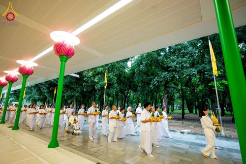 ภาพ No.244526:วันเสาร์ที่ 6 กันยายน พ.ศ. 2568 พิธีเวียนประทักษิณ และวันทาสีมาของนาคธรรมทายาท โครงการอุปสมบทหมู่บูชาธรรมครบรอบ 108 ปี วันครูผู้ค้นพบวิชชาธรรมกาย ณ โบสถ์พระไตรปิฎก วัดพระธรรมกาย