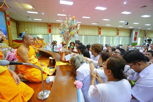 ภาพ No.183863:พิธีทอดกฐิน ณ ศูนย์กัลยาณมิตรพิจิตร ในโครงการทอดกฐินสามัคคีทั่วไทย 30,000 วัด บูชาธรรม 80 ปี หลวงพ่อธัมมชโย โดยคณะศิษยานุศิษย์วัดพระธรรมกาย วันที่ 11 พฤศจิกายน พ.ศ. 2567