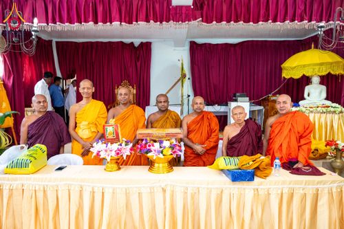 ภาพ No.175894:พิธีทอดผ้าป่าสมทบกฐิน ณ วัดธัมเมสวา รามายา มาตะเล ศรีลังกา โดยมูลนิธิธรรมกาย ในนามหลวงพ่อธัมมชโย วันที่ 9 พฤศจิกายน พ.ศ. 2567