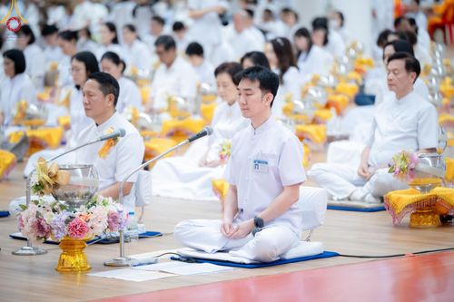 ภาพ No.206882:พิธีถวายโคมมาฆประทีป น้อมถวายเป็นพุทธบูชา แด่คณะพระภิกษุ สามเณร วัดพระธรรมกาย วันอาทิตย์ที่ 9 กุมภาพันธ์ พ.ศ. 2568 ณ ห้องแก้วสารพัดนึก 2 สภาธรรมกายสากล วัดพระธรรมกาย จังหวัดปทุมธานี