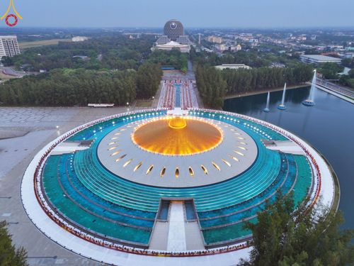 ภาพ No.120304:พิธีต้อนรับพระธรรมยาตรา ในโครงการธรรมยาตรา กตัญญูบูชา มหาปูชนียาจารย์ พระมงคลเทพมุนี(สด จนฺทสโร) พระผู้ปราบมาร อนุสรณ์สถาน 7 แห่ง ปีที่ 12 วันที่ 28 มกราคม พ.ศ. 2567 ณ วัดพระธรรมกาย จ.ปทุมธานี (ชุดที่ 2)