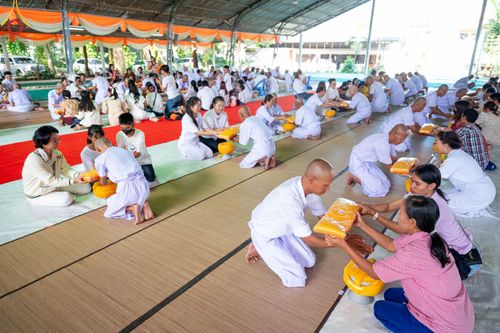 ภาพ No.101328:พิธีบรรพชาธรรมทายาท ในโครงการอุปสมบทบูชาธรรม มหาปูชนียาจารย์ พ.ศ. 2566 ณ วัดท่าสุวรรณ จ.ราชบุรี วันที่ 6 ธันวาคม พ.ศ. 2566