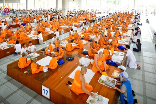 ภาพ No.226519:วันที่ 26 พฤษภาคม พ.ศ. 2568 พิธีบุพเปตพลี ครั้งที่ 164 ร่วมอุทิศบุญแด่หมู่ญาติที่ล่วงลับไปแล้ว และสืบทอดอายุพระพุทธศาสนา ณ หอฉันคุณยายอาจารย์ฯ วัดพระธรรมกาย