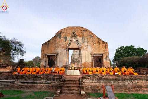 ภาพ No.138517:พิธีตักบาตร วัดราชบูรณะ จ.พระนครศรีอยุธยา วันที่ 25 พฤษภาคม พ.ศ.2567