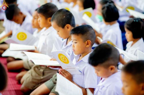 ภาพ No.195193:พิธีทอดผ้าป่าทำนุบำรุงศาสนสถาน ณ วัดพรสวรรค์ ต.หนองบ่อ อ.สองพี่น้อง จ.สุพรรณบุรี ในโครงการธรรมยาตรา กตัญญูบูชา มหาปูชนียาจารย์ พระมงคลเทพมุนี(สด จนฺทสโร) พระผู้ปราบมาร อนุสรณ์สถาน 7 แห่ง ปีที่ 13 วันที่ 13 มกราคม พ.ศ. 2568