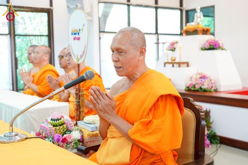 ภาพ No.176581:ชมรมกำนัน ผู้ใหญ่บ้านฯ อ.คลองหลวง ทอดผ้าป่าสมทบโครงการกฐินสามัคคีทั่วไทย 30,000 วัด วันที่ 4 พฤศจิกายน พ.ศ. 2567 ณ วัดพระธรรมกาย อ.คลองหลวง จ.ปทุมธานี