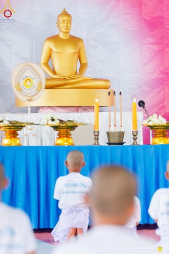 ภาพ No.215944:วันพฤหัสบดีที่ 3 เมษายน พ.ศ. 2568 พิธีบรรพชาสามเณร ภาคฤดูร้อน รุ่นที่ 15  บูชาธรรมหลวงพ่อธัมมชโย 81 ปี 81 รูป ณ ศูนย์ปฏิบัติธรรมสวนผึ้ง จ.ราชบุรี