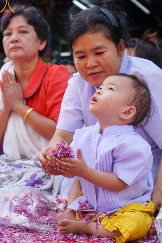 ภาพ No.120006:พิธีต้อนรับพระธรรมยาตรา ในโครงการธรรมยาตรา กตัญญูบูชา มหาปูชนียาจารย์ พระมงคลเทพมุนี(สด จนฺทสโร) พระผู้ปราบมาร อนุสรณ์สถาน 7 แห่ง ปีที่ 12 วันที่ 28 มกราคม พ.ศ. 2567 ณ วัดพระธรรมกาย จ.ปทุมธานี