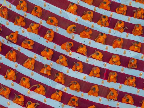 ภาพ No.200598:พิธีจุดประทีปถวายเป็นพุทธบูชา และบูชาธรรมมหาปูชนียาจารย์ ณ อนุสรณ์สถานบางปลา วัดบางปลา อำเภอบางเลน จังหวัดนครปฐม ในโครงการธรรมยาตรา กตัญญูบูชา มหาปูชนียาจารย์ พระมงคลเทพมุนี(สด จนฺทสโร) พระผู้ปราบมาร อนุสรณ์สถาน 7 แห่ง ปีที่ 13 วันที่ 23 มกราคม พ.ศ. 2568