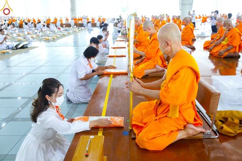 ภาพ No.85654:พิธีบุพเปตพลีครั้งที่ 138 ร่วมอุทิศบุญแด่หมู่ญาติที่ล่วงลับไปแล้ว และสืบทอดอายุพระพุทธศาสนา วันพุธที่ 16 สิงหาคม พ.ศ. 2566 (วันพระแรม 15 ค่ำ เดือน 8-8 ณ หอฉันคุณยายอาจารย์ฯ วัดพระธรรมกาย