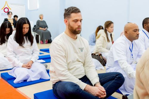 ภาพ No.233275:วันอาทิตย์ที่ 6 กรกฎาคม พ.ศ. 2568 พิธีถวายมหาสังฆทานแด่คณะสงฆ์ทั่วโลกและพิธีตักบาตรเนื่องในวันเข้าพรรษา  ณ วัดพุทธเคปทาวน์ ประเทศแอฟริกาใต้