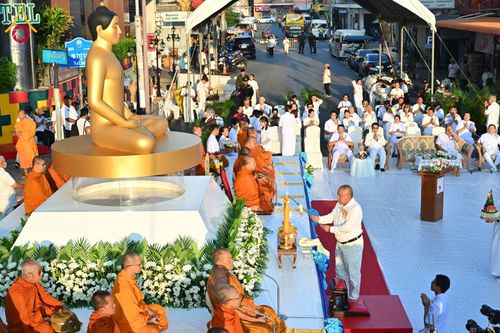 ภาพ No.147857:มหาสังฆทานครั้งยิ่งใหญ่ ตักบาตรพระ 10,000 รูป คณะสงฆ์ 4 ประเทศ 14 จังหวัดภาคใต้ วันอาทิตย์ที่ 11 สิงหาคม พ.ศ. 2567 ณ นิพัทธ์อุทิศ 3 ใจกลางนครหาดใหญ่ จ.สงขลา