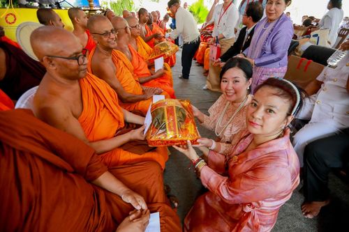 ภาพ No.142511:พิธีถวายมหาสังฆทานพระนานาชาติ 100 รูป ณ วัดนาคทีปะ ราชมหาวิหาร  เกาะนาคทีปะ คาบสมุทร จัฟฟ์น่า จังหวัดเหนือ ประเทศศรีลังกา  วันเสาร์ที่ 22 มิถุนายน พ.ศ. 2567