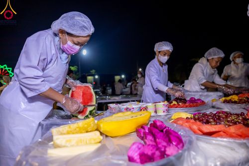 ภาพ No.115627:พิธีถวายภัตตาหารเป็นสังฆทาน แด่คณะพระธรรมยาตรา ปีที่ 12 วันที่ 20 มกราคม พ.ศ. 2567 ณ วัดโบสถ์(บน) บางคูเวียง จ.นนทบุรี