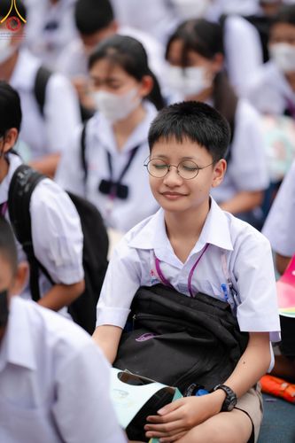 ภาพ No.128476:พิธีอัญเชิญพระบรมสารีริกธาตุ " ใจกลางเมืองนครหาดใหญ่ " เพื่อประดิษฐาน ณ มหารัตนเจดีย์สิริปทุมสวรรค์ (เจดีย์อริยพุทธะ 5 พระองค์) ศูนย์ปฏิบัติธรรมภาคใต้ อ.บางกล่ำ จ.สงขลา  วันที่ 9 มีนาคม พ.ศ. 2567 (ชุดที่ 2)