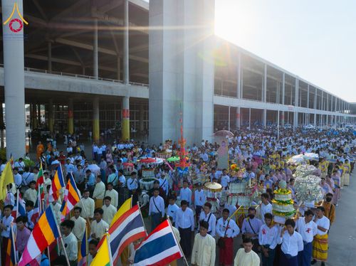 ภาพ No.178187:พิธีทอดผ้าป่าไทย-เมียนมา ครั้งที่ 7 วันอาทิตย์ที่ 1 ธันวาคม พ.ศ.2567 ณ สภาธรรมกายสากล  พระมหาธรรมกายเจดีย์ วัดพระธรรมกาย จ.ปทุมธานี