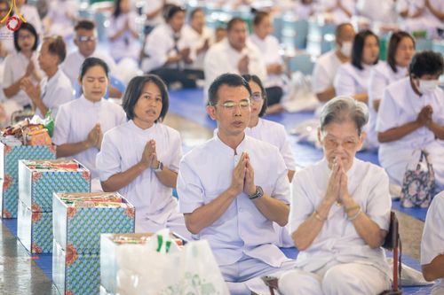 ภาพ No.149895:พิธีตักบาตร , พิธีปฎิบัติธรรม , พิธีถวายภัตตาหารเมนูสวรรค์ ในพรรษาแห่งการเข้าถึงธรรม วันธรรมชัย วันอังคารที่ 27 สิงหาคม พ.ศ.2567 ณ สภาธรรมกายสากล วัดพระธรรมกาย